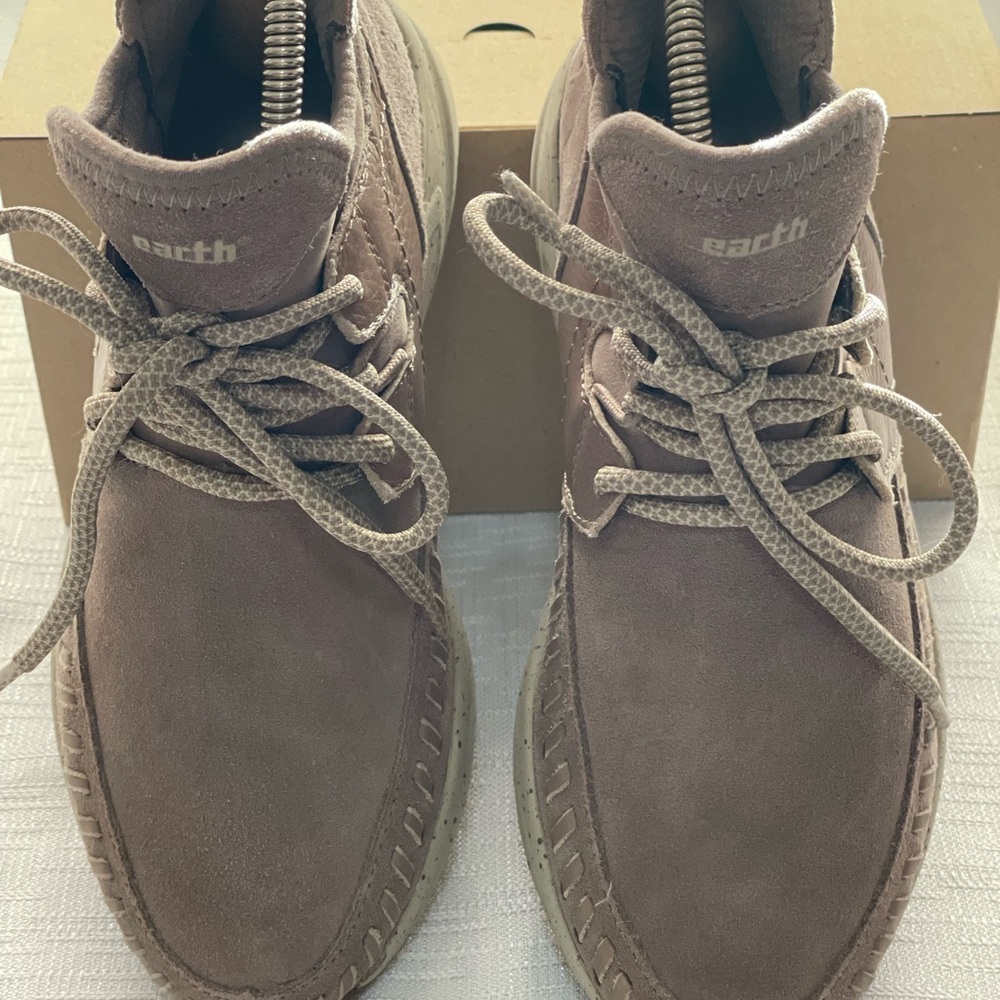 Earth Men's Chukka Boots in Taupe Suede
